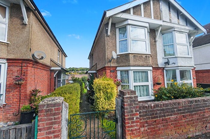3 Bedroom Semi-detached House For Sale In Abercromby Avenue, High Wycombe, HP12