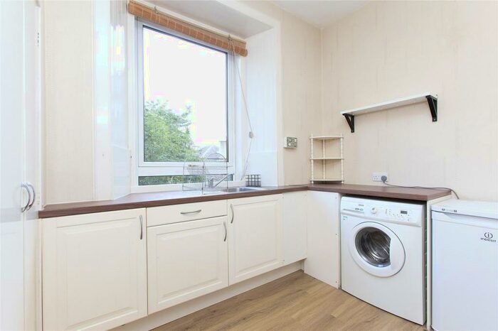 1 Bedroom Apartment To Rent In St Peters Place, Viewforth, Edinburgh, EH3