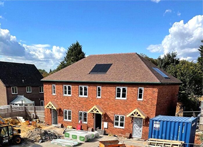 2 Bedroom End Of Terrace House To Rent In Prospect Road, Alresford, SO24