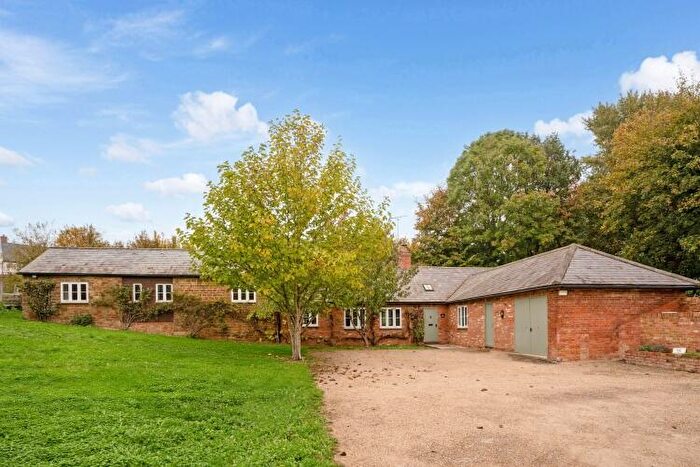 4 Bedroom Barn To Rent In Warwick Road, Banbury, OX17