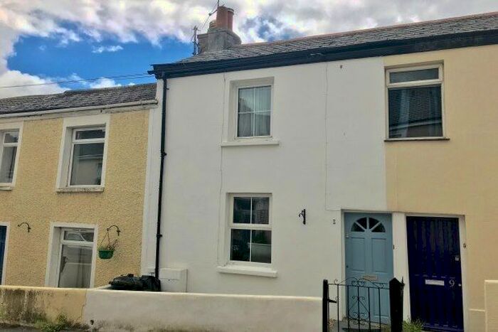 2 Bedroom Property To Rent In John Street, Truro, TR1