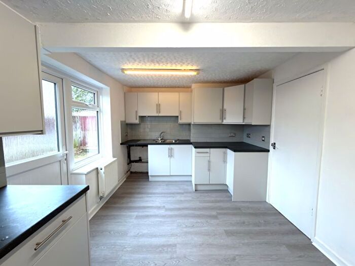 2 Bedroom Property To Rent In Midland Road, Stonehouse, GL10