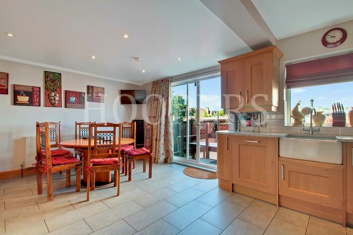 5 Bedroom Terraced House To Rent In Waterloo Road, London, NW2