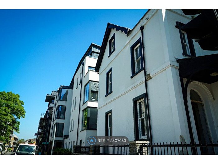 2 Bedroom Flat To Rent In Museum View, Cardiff, CF10