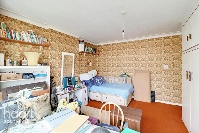3 Bedroom Terraced House For Sale In Windmill Gardens, Enfield, EN2
