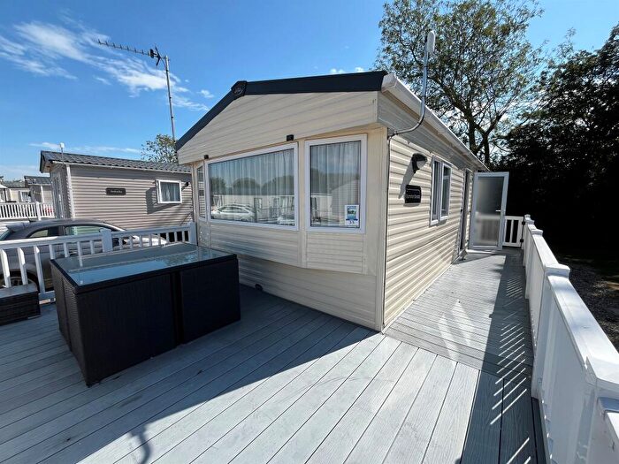 2 Bedroom Park Home For Sale In Carlton Meres Holiday Park, Carlton, Saxmundham, IP17
