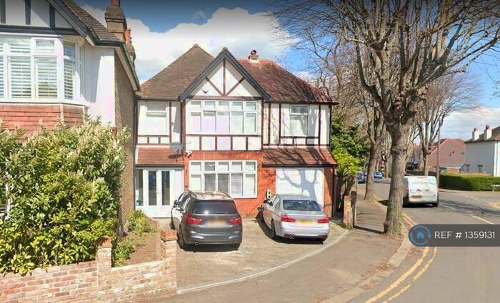 5 Bedroom Detached House To Rent In Carshalton Park Road, Carshalton, SM5