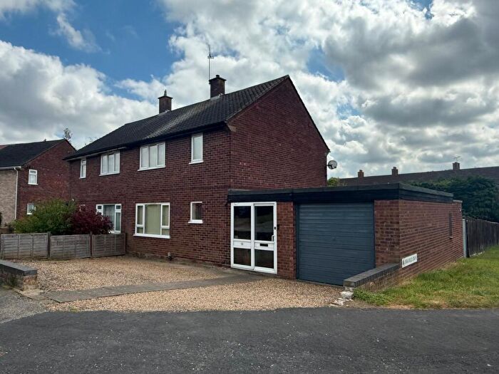 3 Bedroom Semi-Detached House For Sale In Sandpiper Road, Ipswich, IP2