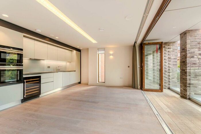 2 Bedroom Flat To Rent In Independents Road, Blackheath, London, SE3