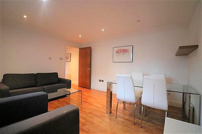 1 Bedroom Flat To Rent In Exchange Court, Covent Garden, London, WC2R