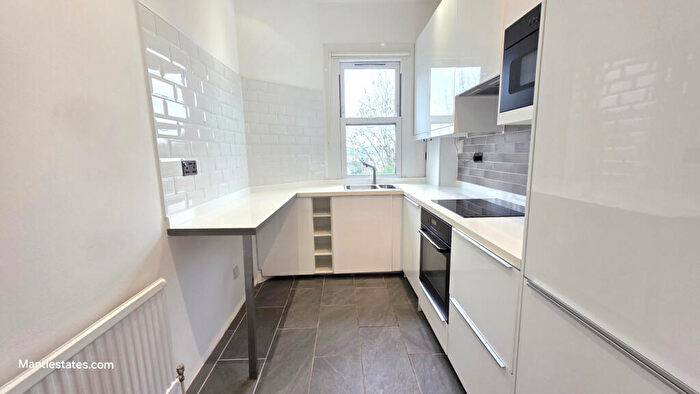 1 Bedroom Flat For Sale In Park Road, East Barnet, EN4