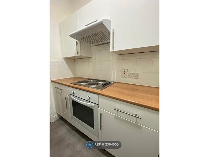 1 Bedroom Flat To Rent In Wanstead, London, E11