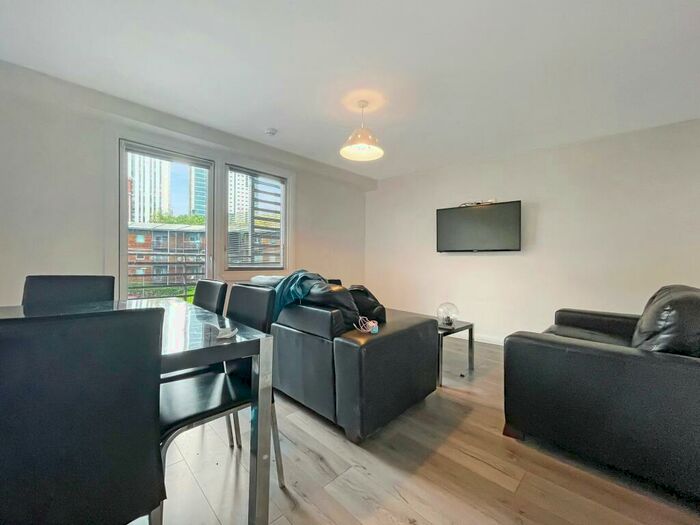 2 Bedroom Apartment To Rent In North Crescent, North Street, Leeds City Centre, LS2