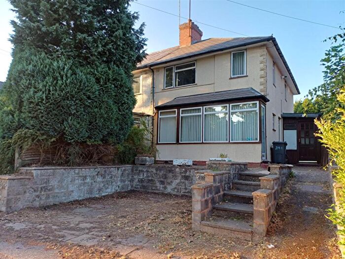 3 Bedroom End Of Terrace House For Sale In Tennal Road, Birmingham, West Midlands, B32