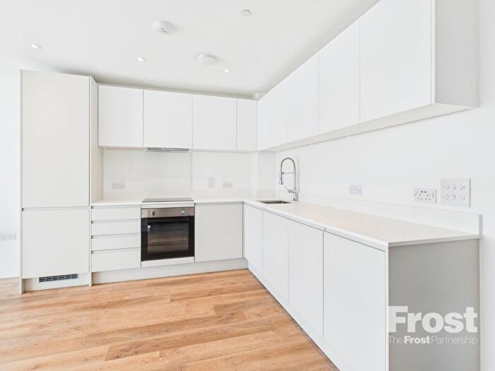 2 Bedroom Apartment To Rent In Bath Road, Slough, Berkshire, SL1