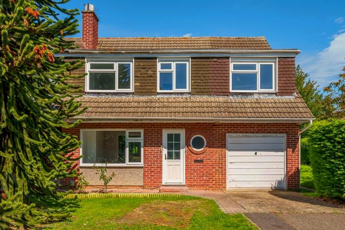 4 Bedroom Semi-Detached House To Rent In Horseman Close, Headington, OX3