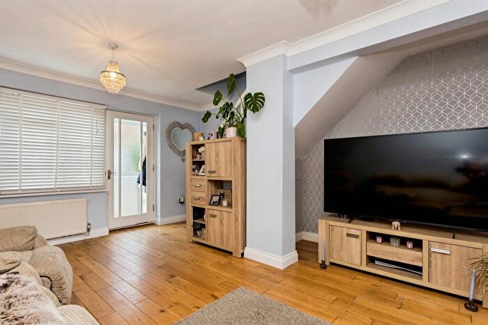 3 Bedroom Terraced House For Sale In Nelson Road, Horsham, RH12