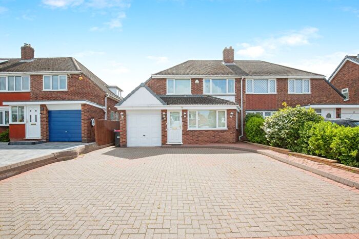 4 Bedroom Semi-Detached House For Sale In Goodere Drive, Polesworth, B78