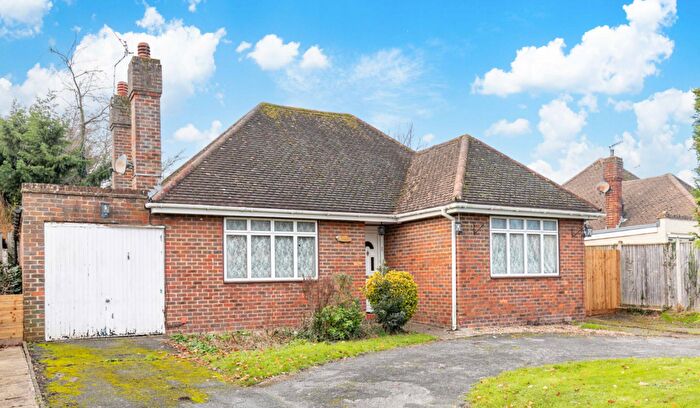 4 Bedroom Detached Bungalow To Rent In Crouch House Road, Edenbridge, TN8