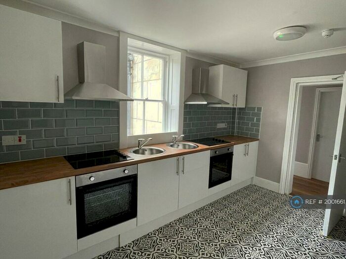 Studio To Rent In Crayford, London, DA1