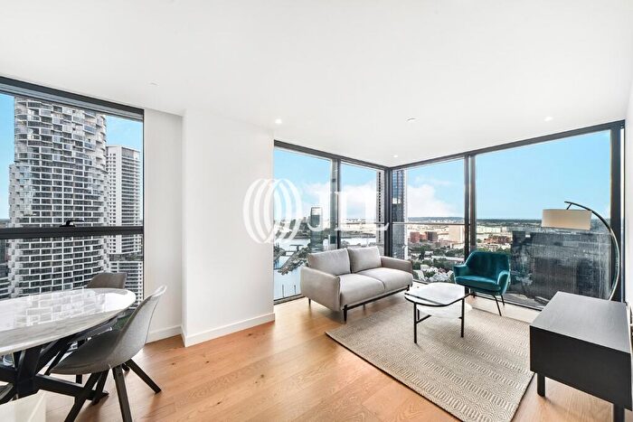 2 Bedroom Flat To Rent In Hampton Tower, Marsh Wall, E14