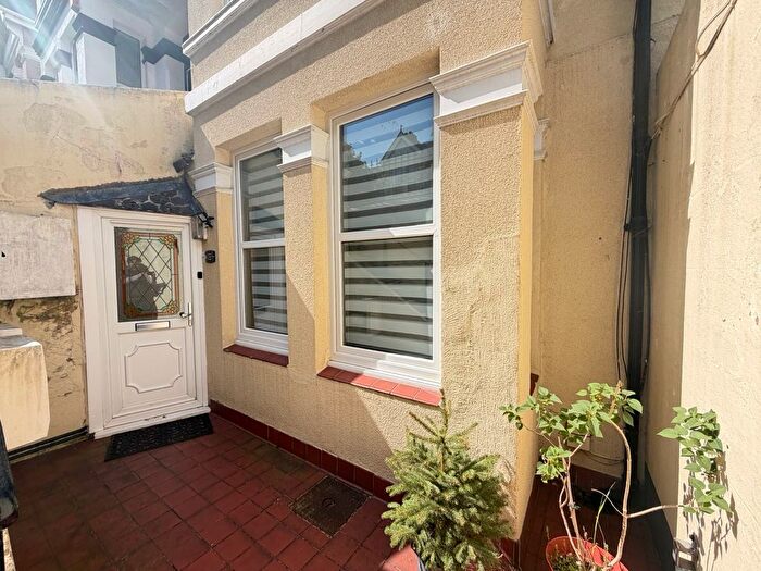 1 Bedroom Flat To Rent In Quarry Park Road, Peverell, PL3