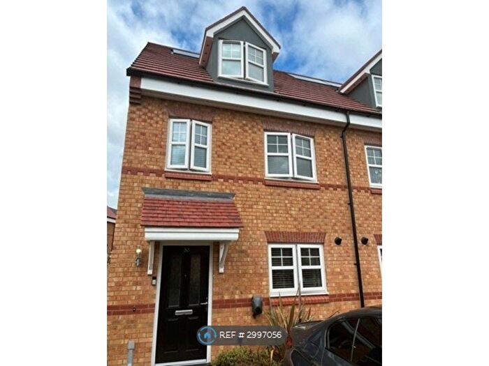 3 Bedroom Semi-Detached House To Rent In Farm Croft Drive, Warrington, WA3