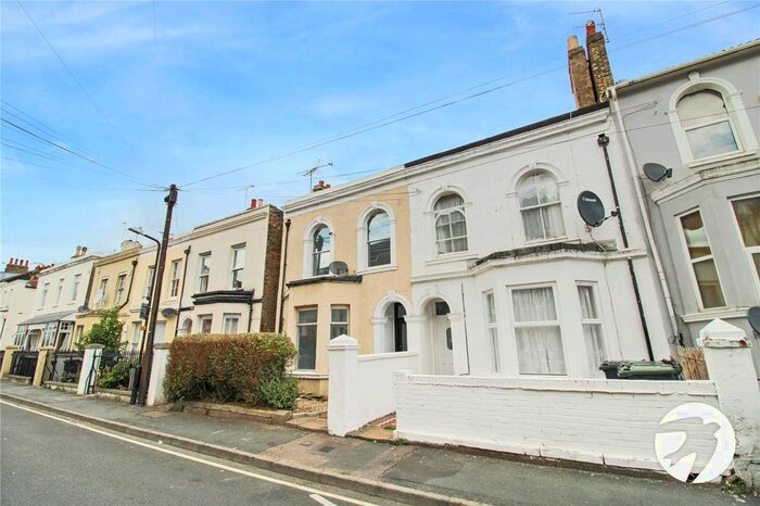 4 Bedroom End Of Terrace House To Rent In Cobham Street, Gravesend, Kent, DA11