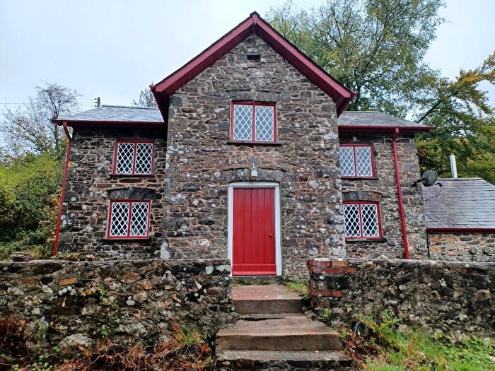 2 Bedroom Detached House To Rent In , SA19