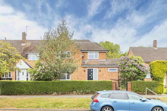 4 Bedroom Semi-Detached House To Rent In Roundfield Avenue, Harpenden, AL5