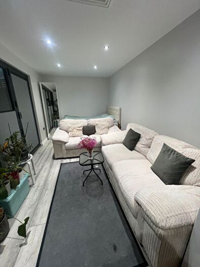 1 Bedroom Studio To Rent In Chingford, E4
