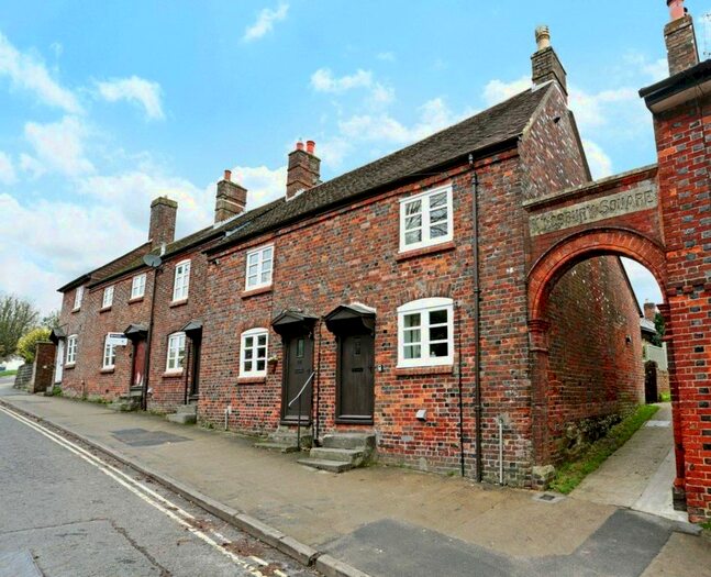 2 Bedroom End Of Terrace House To Rent In Kingsbury Street, Marlborough, SN8