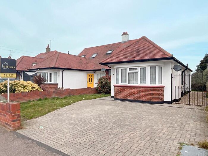 3 Bedroom Bungalow To Rent In Midhurst Avenue, Westcliff-on-Sea, SS0