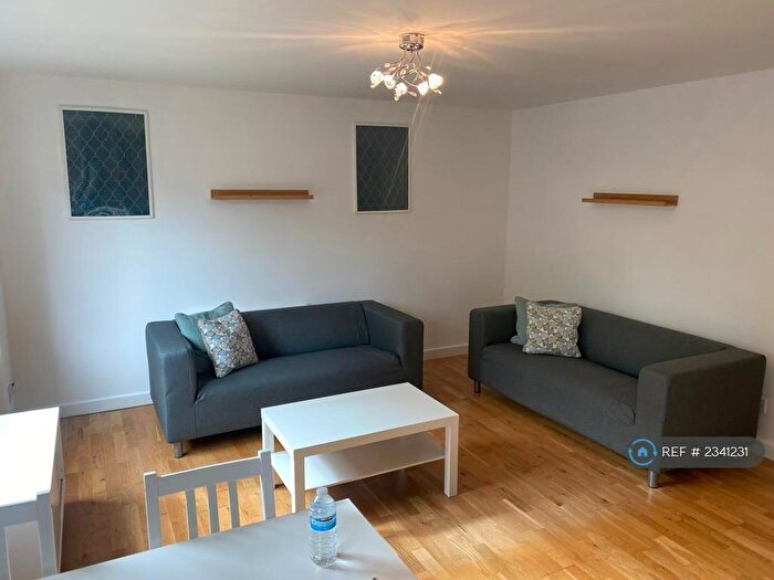 2 Bedroom Flat To Rent In Waterfront Park, Edinburgh, EH5