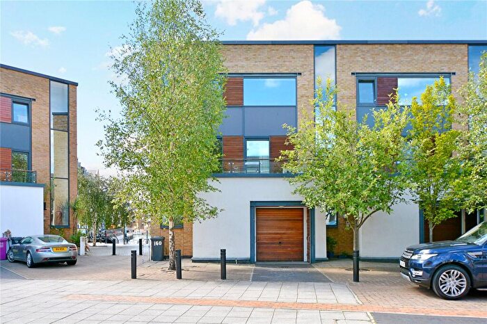 4 Bedroom End Of Terrace House To Rent In Basin Approach, Canary Wharf, E14