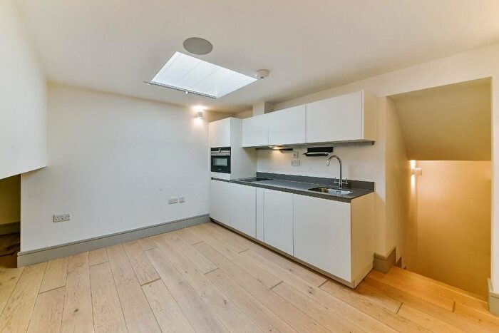 Studio To Rent In Middlesex House, Spring Villa Road, Edgware, HA8