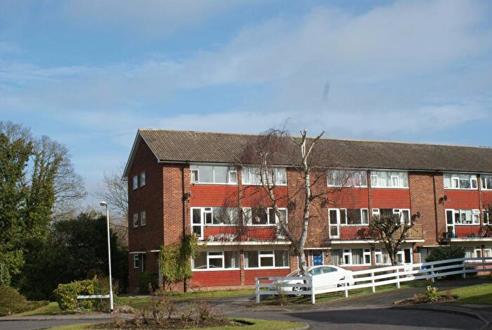 2 Bedroom Maisonette To Rent In Springfield Park, Twyford, RG10