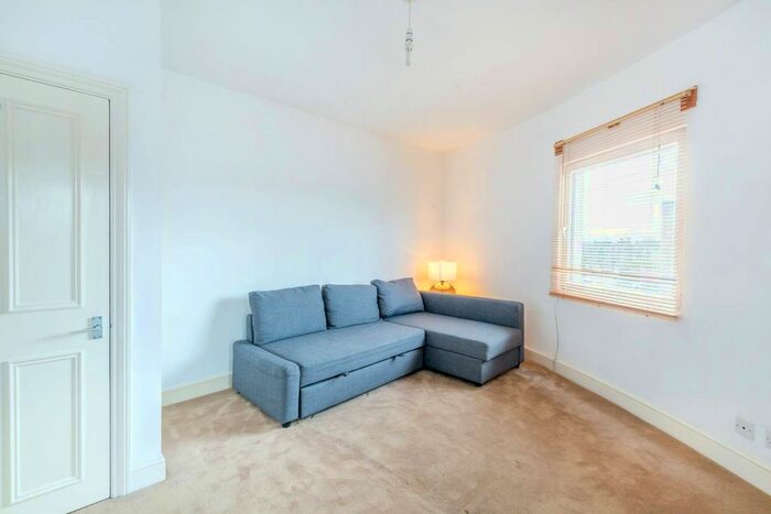 1 Bedroom Flat To Rent In Holloway, Holloway, London, N7