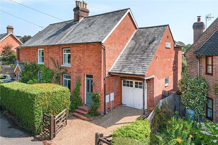 4 Bedroom Semi-Detached House For Sale In Hamlash Lane, Frensham, Farnham, Surrey, GU10