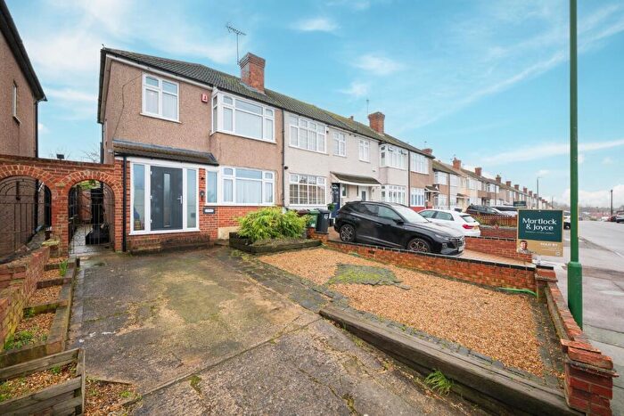3 Bedroom End Of Terrace House For Sale In Swaisland Road, Dartford, DA1