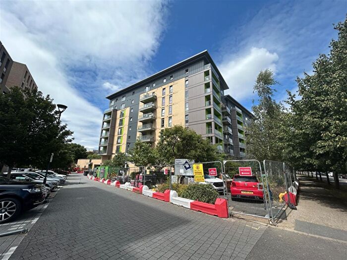 2 Bedroom Flat To Rent In Falcondale Court, Lakeside Drive, Park Royal, NW10