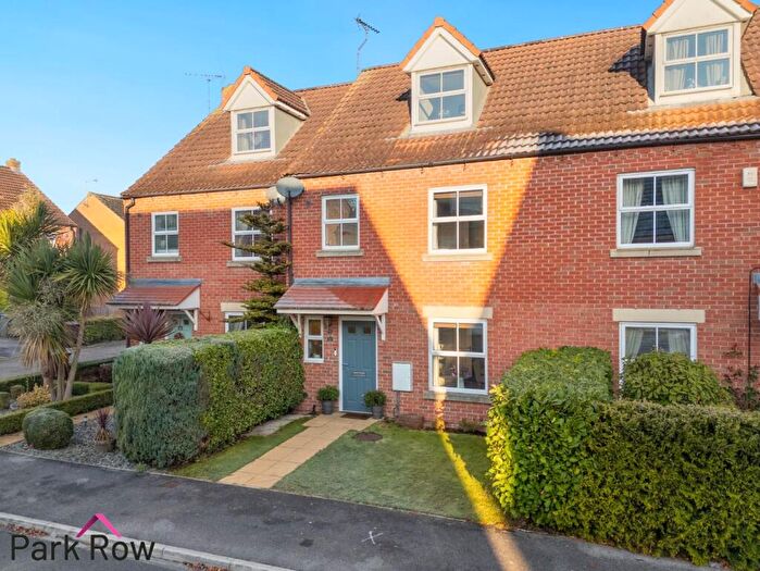 4 Bedroom Town House For Sale In Pasture View, Sherburn In Elmet, Leeds, LS25