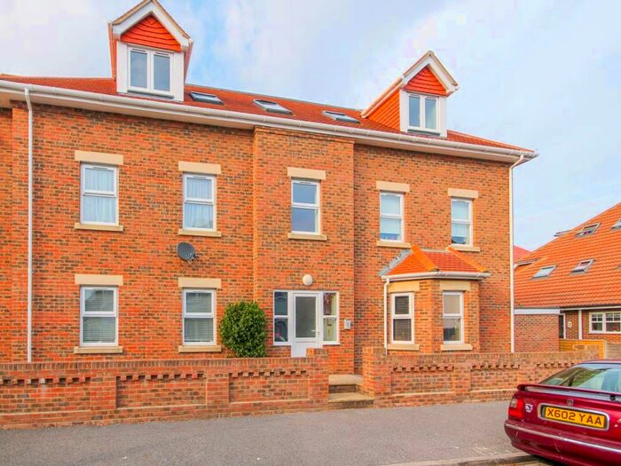 2 Bedroom Flat To Rent In Bracken Road, Southbourne, Bournemouth, BH6