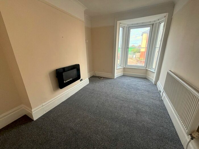2 Bedroom Flat To Rent In Brockhurst Road, Gosport, Hampshire, PO12