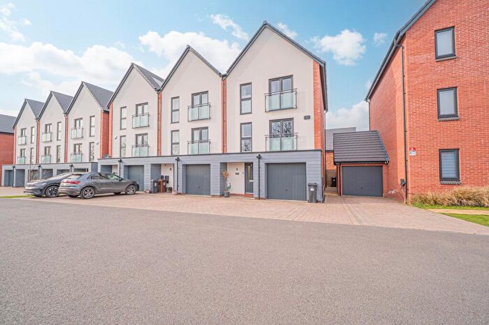 4 Bedroom Town House For Sale In Rosewood Drive, Shirley, B90