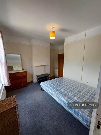 5 Bedroom Terraced House To Rent In Crawley Road, Luton, LU1