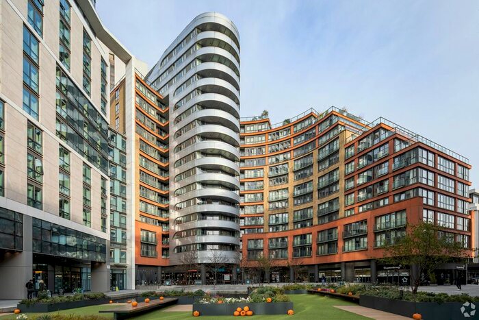 3 Bedroom Flat To Rent In Praed Street, London W2