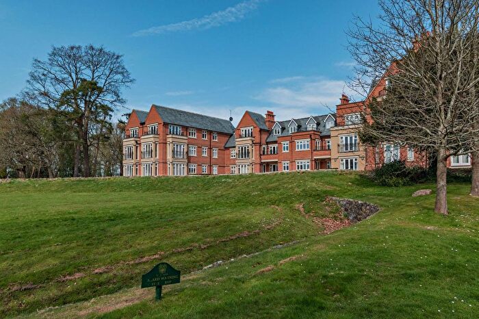 3 Bedroom Flat For Sale In Drummond Hall, Penshurst Road, Tonbridge, Kent, TN11