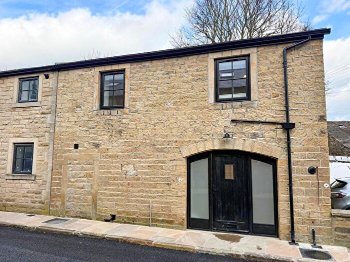 2 Bedroom Town House For Sale In Greengate, Silsden, BD20