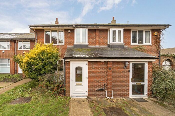 4 Bedroom Property For Sale In Prescott Close, Streatham, SW16